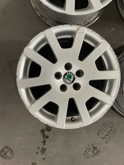 Jantes Originais Skoda Fabia vRS R16 5x100
