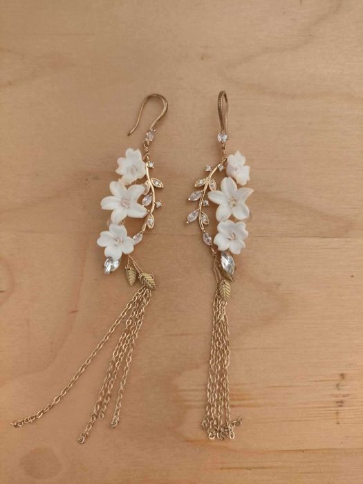 Długie kolczyki ślubne białe kwiaty