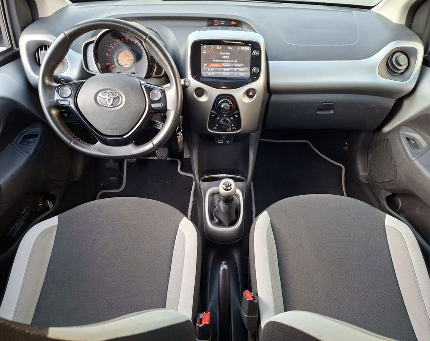 Toyota Aygo Nacional 5P X-Touch X-Play