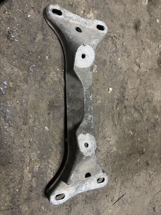 Lapa skrzyni wspornik bmw e46 2.0i 2.2i 2.5i 2.8i m52tu m54 getrag 5 biegow manual
