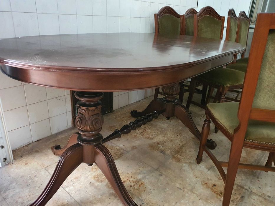 Extendable Oval Living Room Table with Matching Chairs64586213730561121
