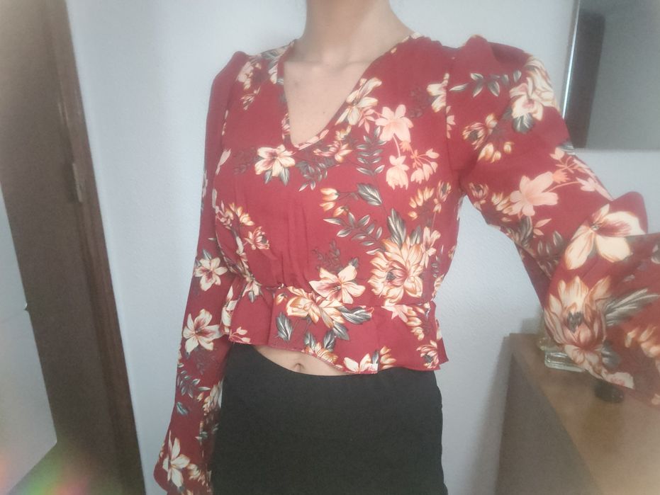 Blusa de flores nova