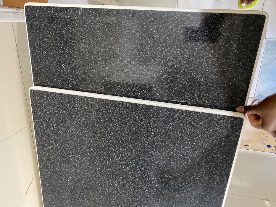 Mesa e 2 cadeiras / 20€