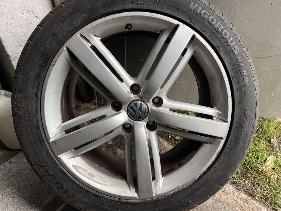 Комплект дисков на фольксваген туарег r20