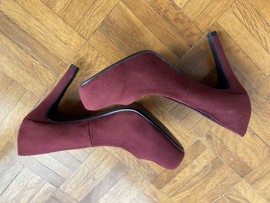 Sapatos bordeaux