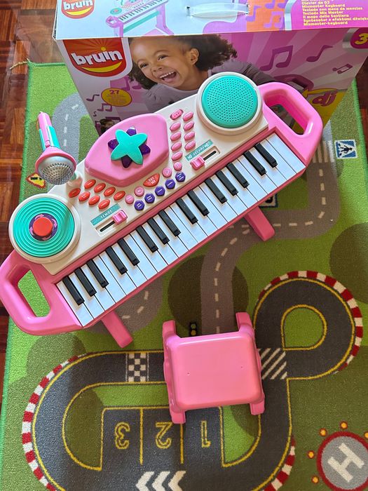 Piano Bruin para criança