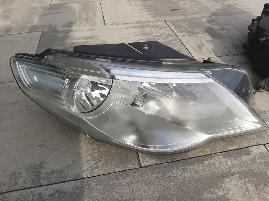 Reflektor lampa przód prawa lewa /europejska/ Vw passat cc