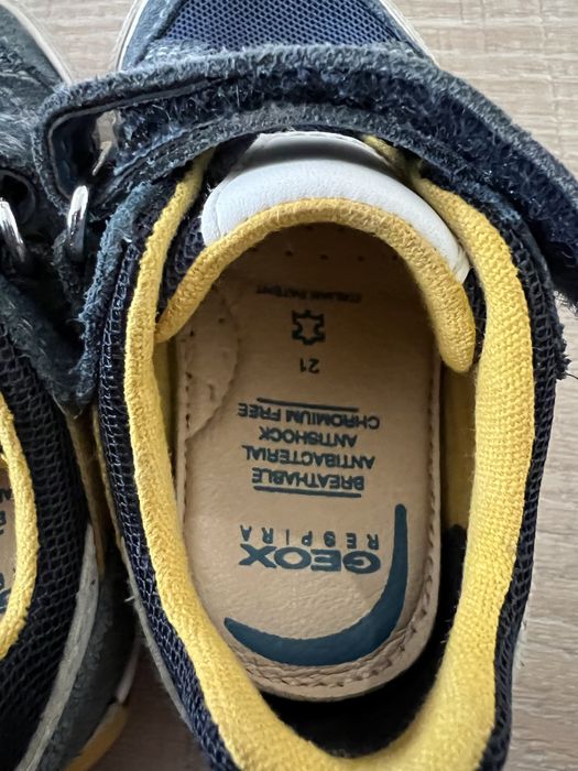 Sapatilhas Geox - tamanho 21