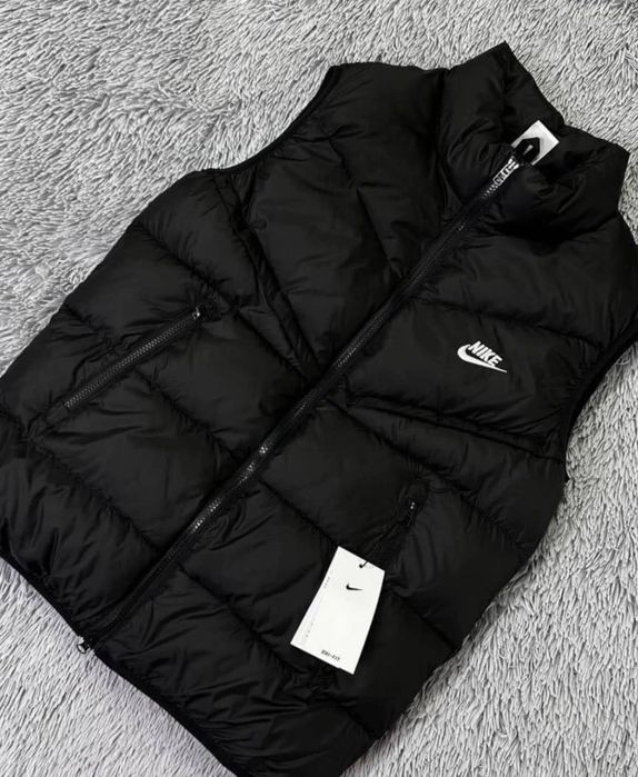 Жилетка Nike Цена 2400
