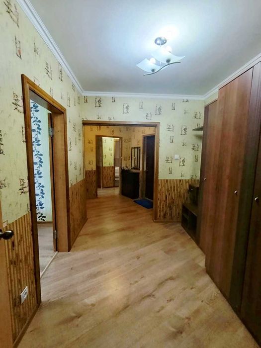 Науки просп. 54-Б, Затишна 2-х кімн. ст.м. Либідська - 10 хвилин їзди.