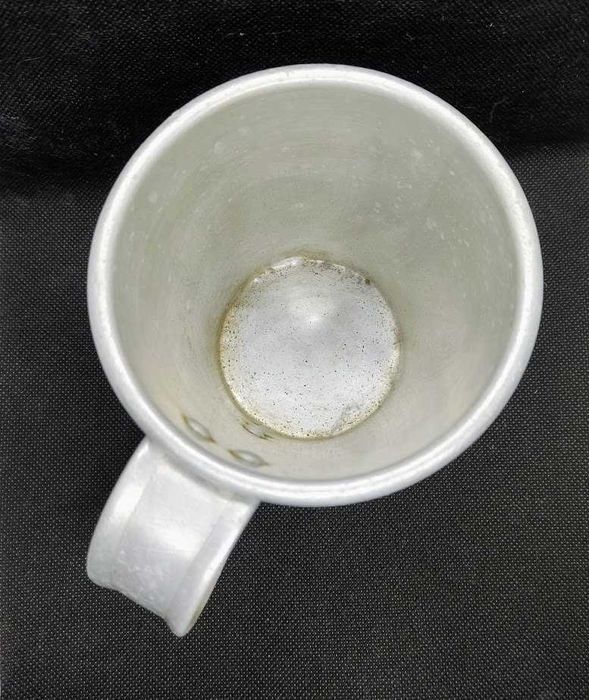 Caneca antiga portuguesa em alumínio