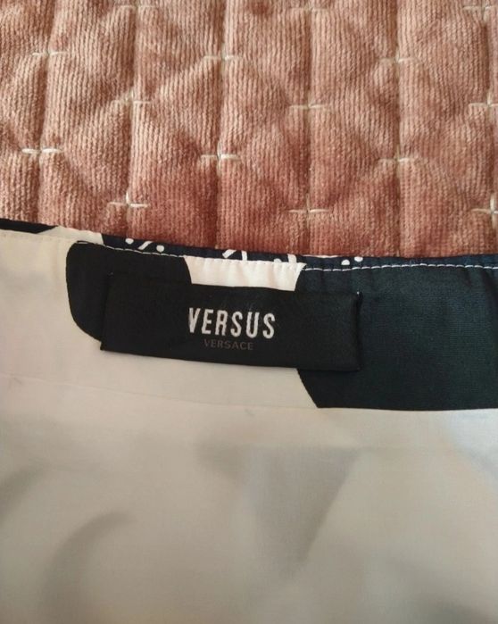 Mini saia Versus Versace