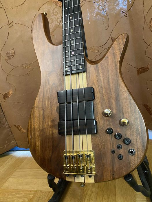Gitara basowa Fodera Monarch Deluxe