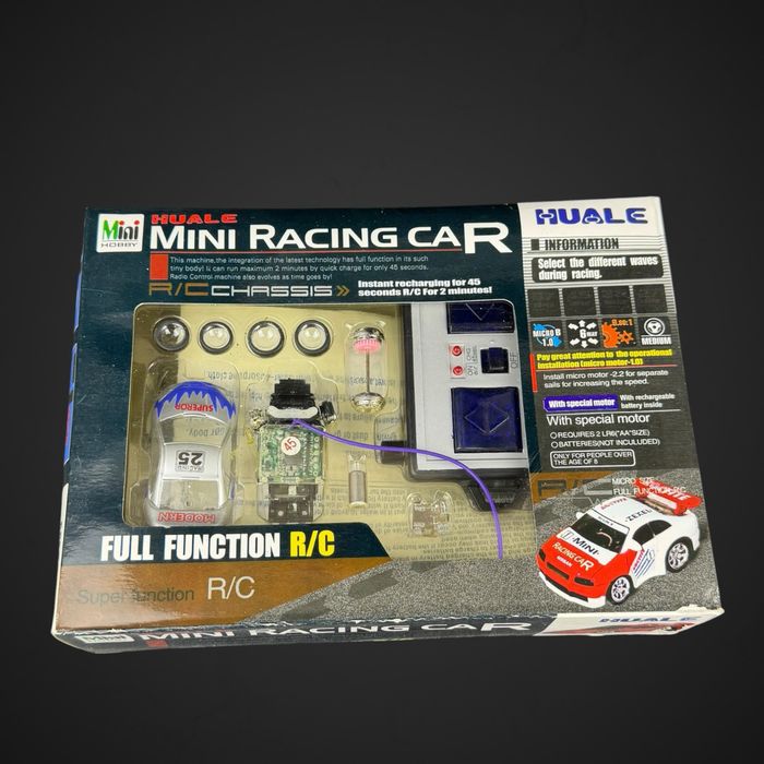 Srebrny mikro samochód RC Huale Mini Racing Car J6/070612