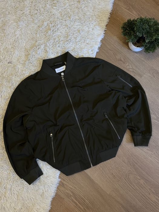 Бомбер Calvin Klein