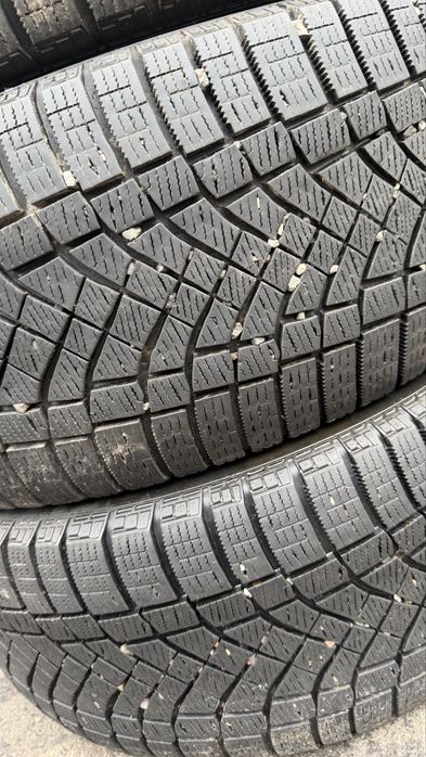 255/50/19 Pirelli  Ice Zero