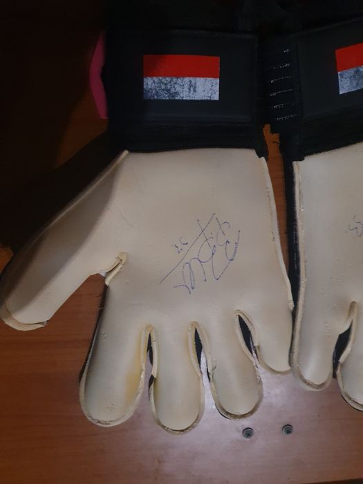 Rękawice Bramkarskie Reprezentacji Polski z Autografem B.Białkowskiego