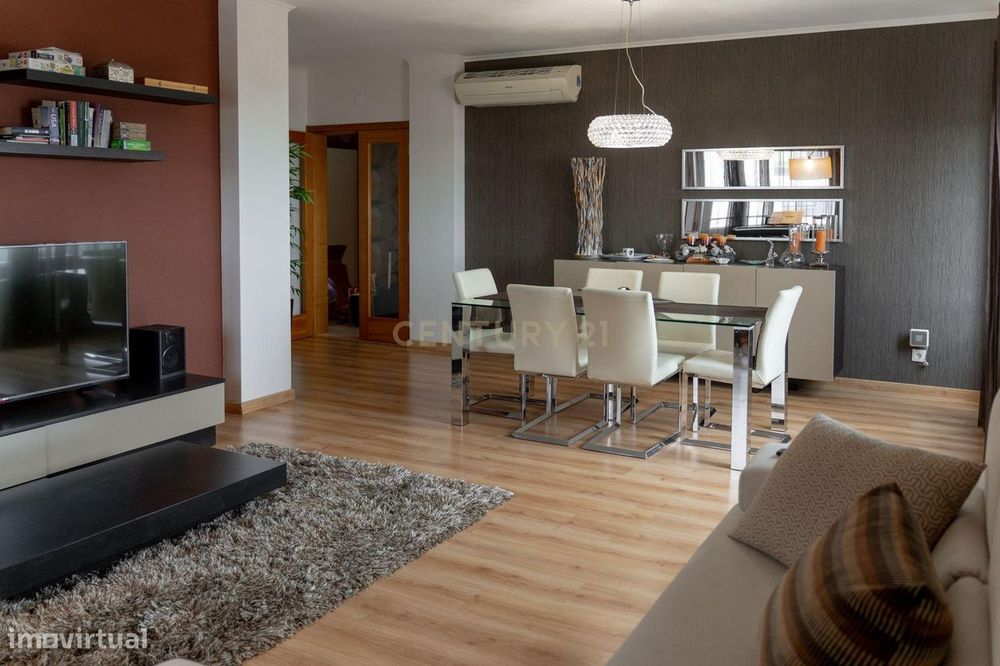 Apartamento Renovado em Marvila, Lisboa com Vista para o Lago