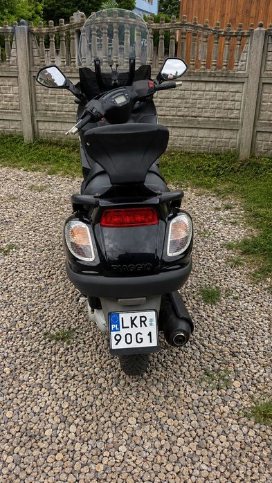 Piaggio X9 Evolution 125 cm, kat B, kufer, dwa kaski.