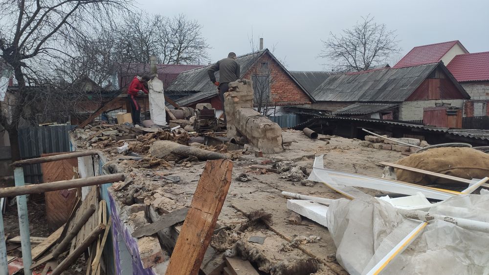 Демонтаж  вивіз будівельного сміття демонтажні роботи будівельні робот Житомир не дорого демонтажні роботи стін підлог цегли даху перекриття паркану