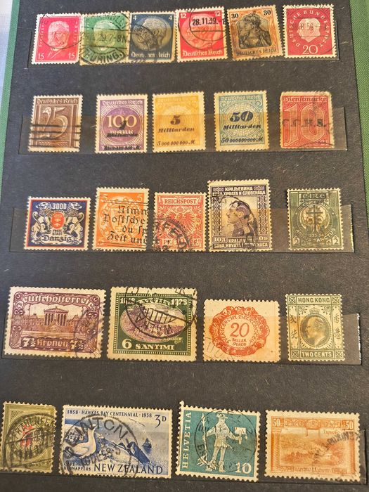 Znaczki 1900 - 1970 r  120 stron w klaserach Znaczki z Świata i Polski