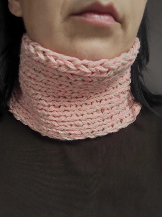 Cieplutki komin ręcznie dziergany Róż i beż Dla córki i matki