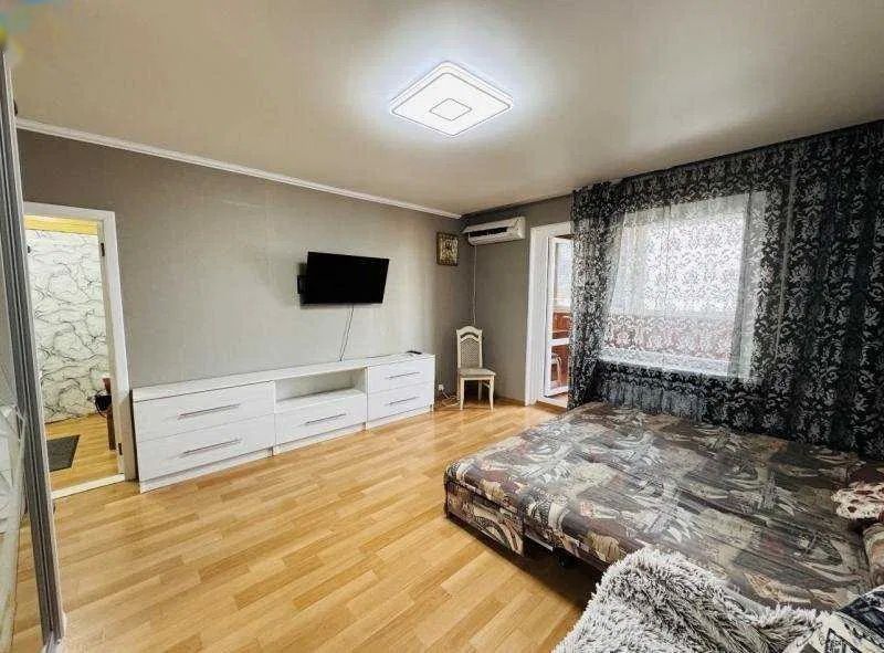 1-кім. квартира с ремонтом та меблями на Заболотного. 34 000$