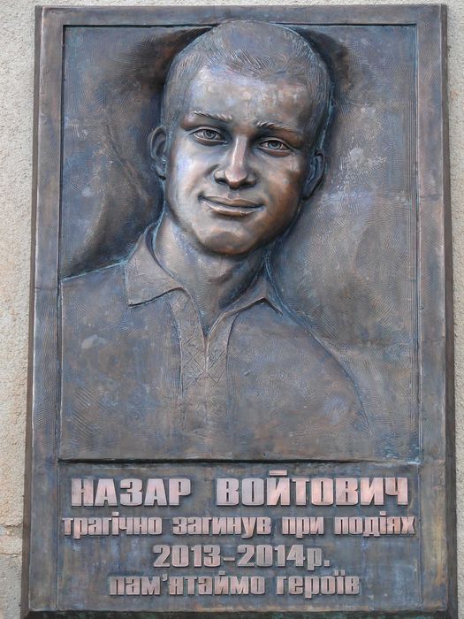 скульптура в камені, бронзі, гіпсі.