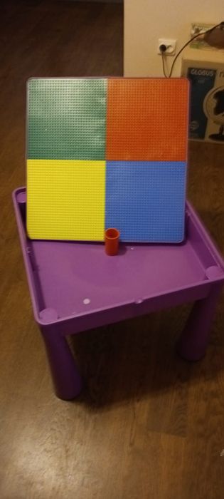 Stolik dziecięcy do lego