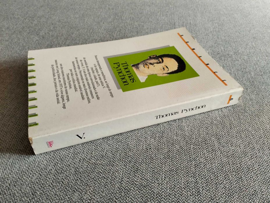 Livro "V" de Thomas Pynchon