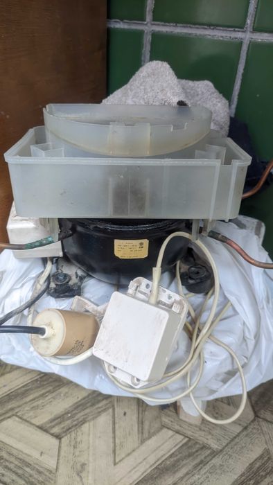 Компресор  Атлант двигун