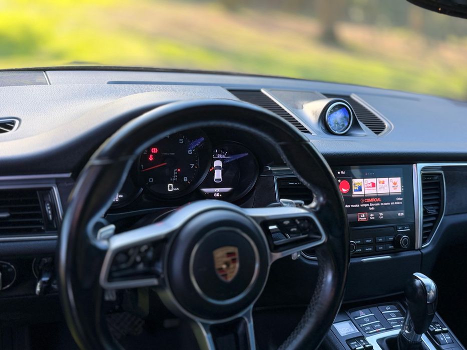Porcshe macan S 2.0 turbo