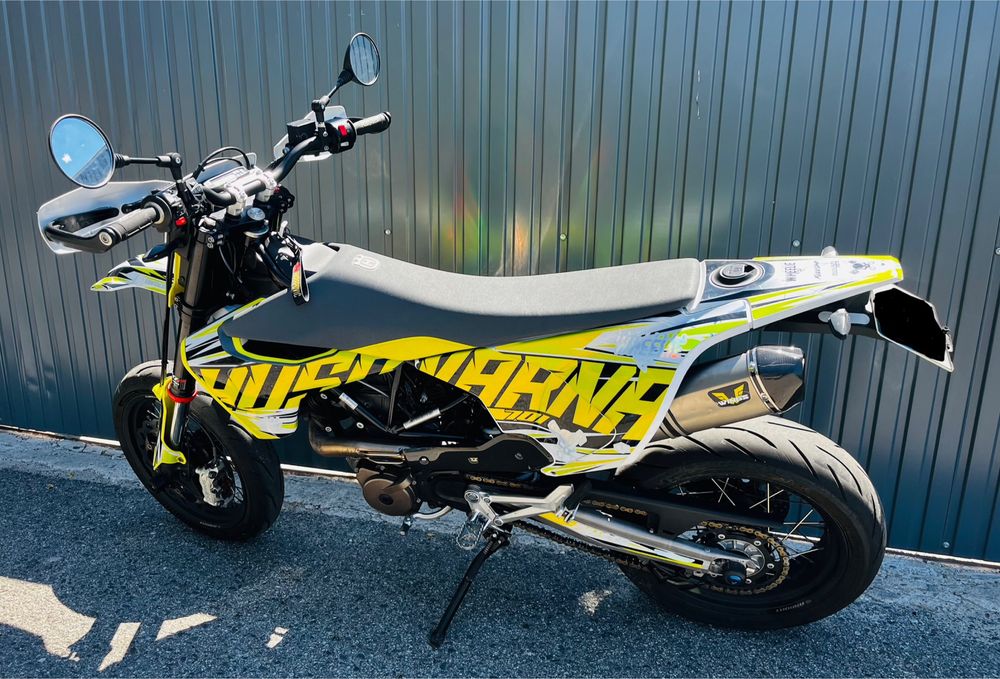Husqvarna 701 SUPERMOTO