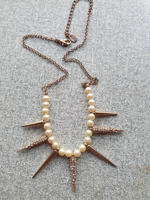 Naszyjnik aldo zloty z perelkami