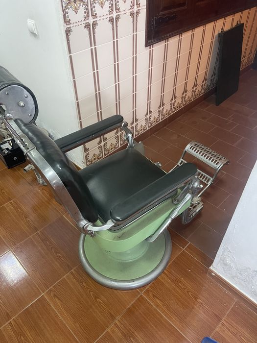 Cadeira de barbeiro antiga