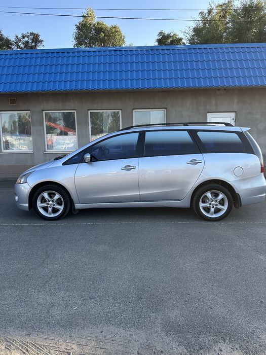 Mitsubishi Grandis 2005 рік Автомат