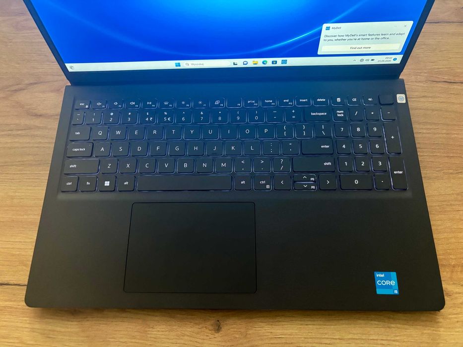 Laptop DELL Vostro 3520 | Procesor i5 | 16 GB RAM | 512 GB SSD
