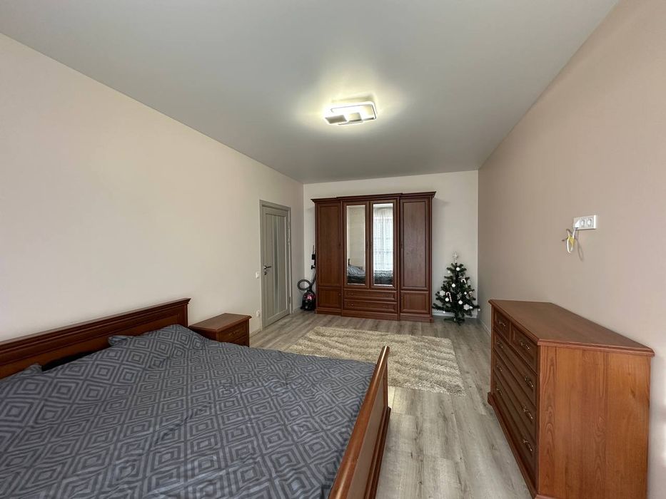 Оренда.1км.квартири. Довженка-58 поряд парку та озера