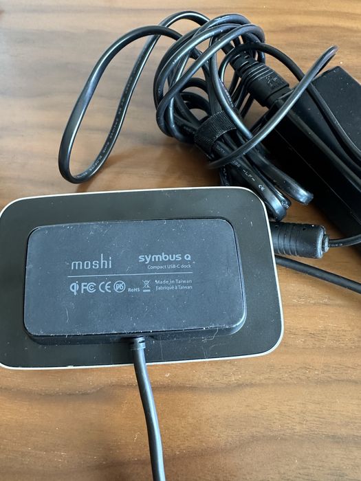 Symbus Q Usb-C Dock (1xGigabit: 2xUsb:1xHDMI) + Qi (Moshi Dock)