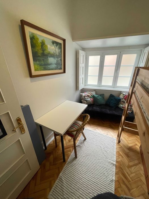 Quarto em casa compartilhada