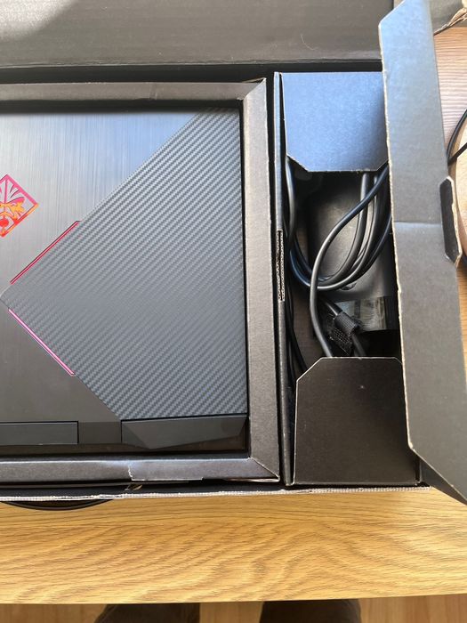 HP omen 15 com 2 TB de disco e 16 GB RAM