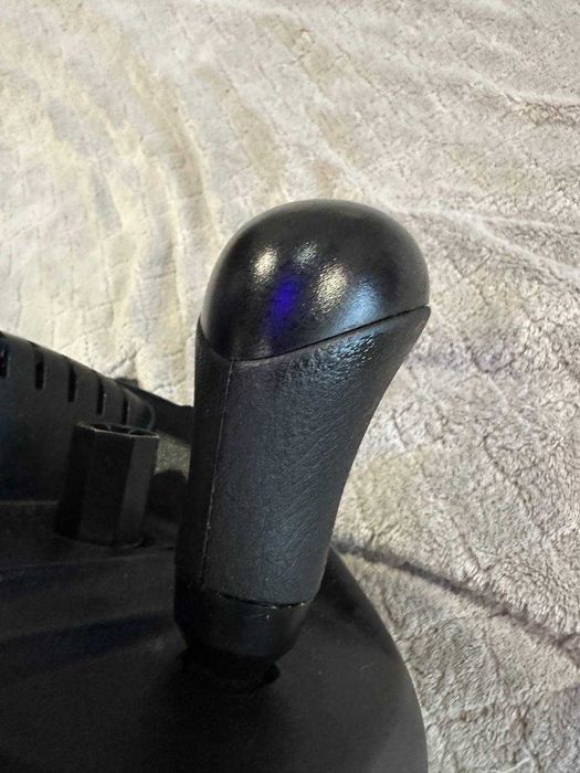 Руль Logitech momo racing