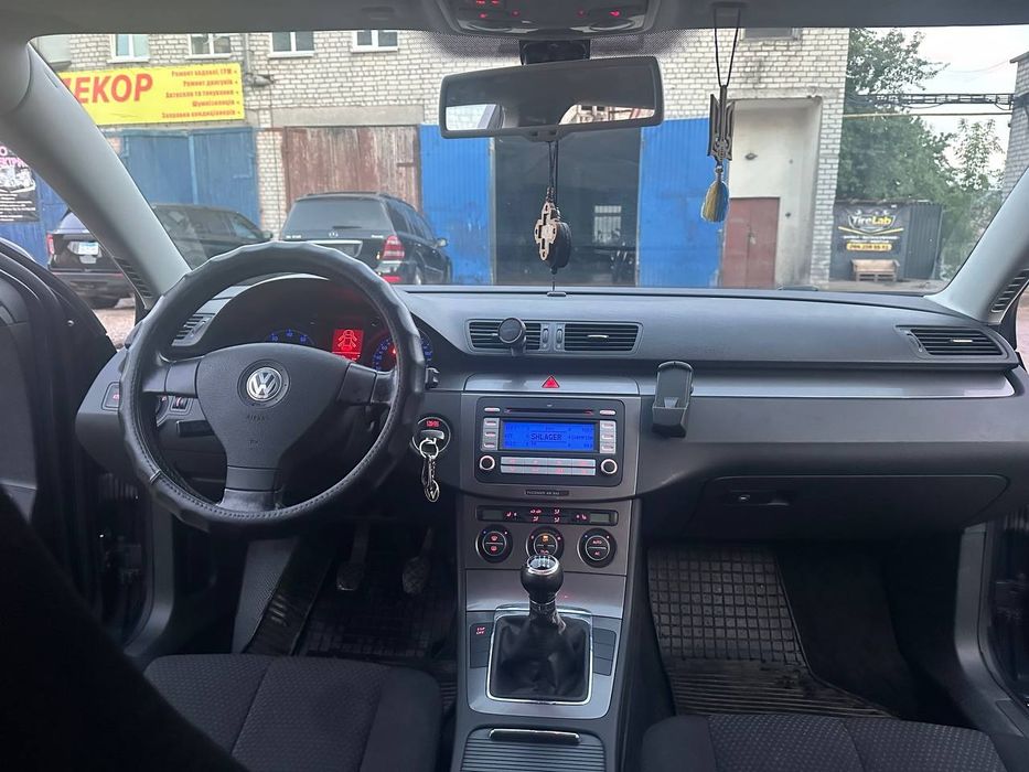 passat b6 бензиновий