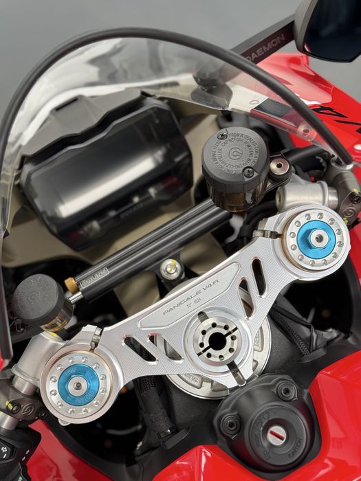 Ducati V4R 2023 como nova