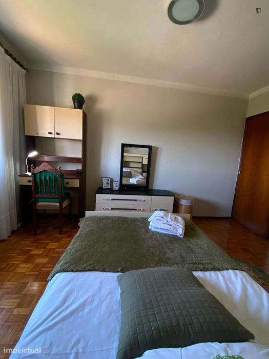 Quarto - localizado em Guarda