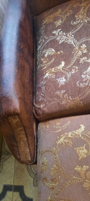 Продам добротный диван. Размер 215х150. Состояние нового.