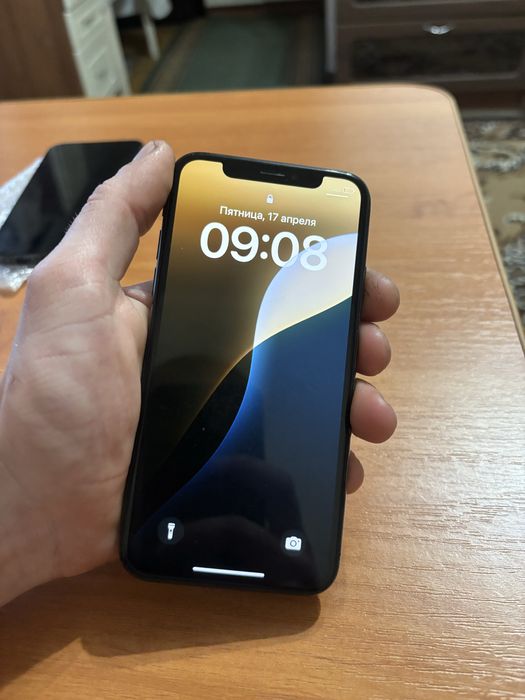 Продам iPhone X