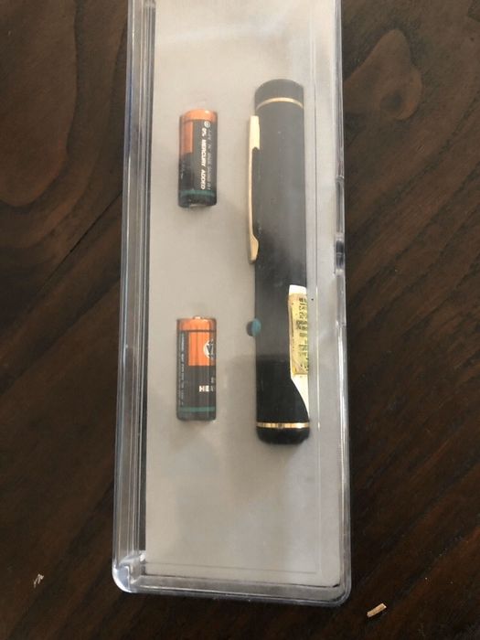 Varios ponteiros laser