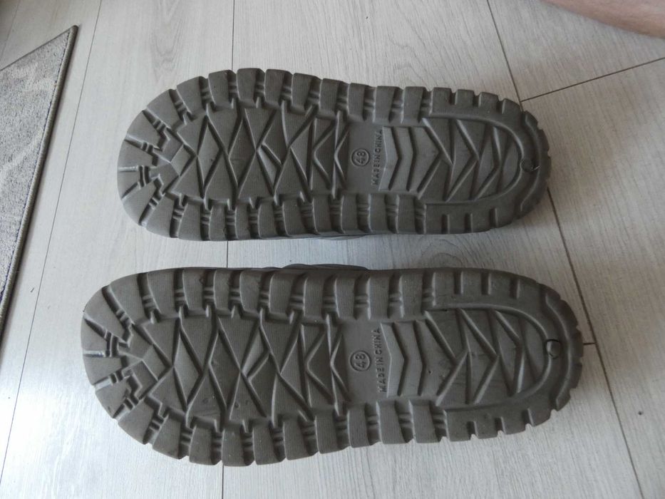 buty / klapki  męskie 48