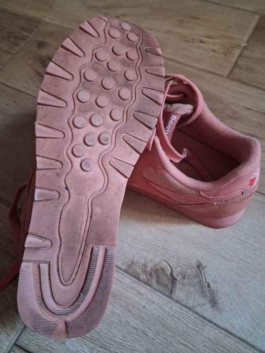 Натуральные кроссовки